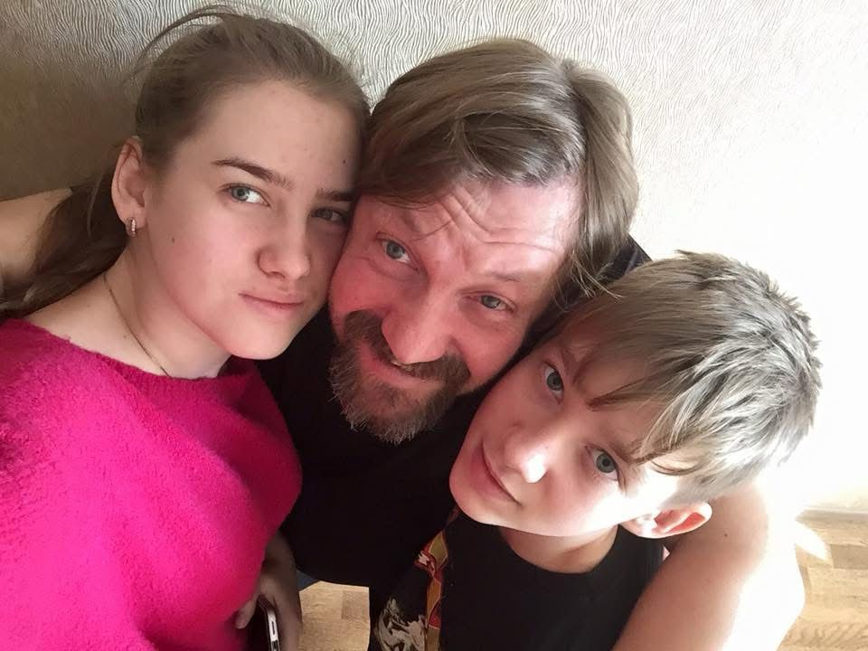 300 бойових вильотів і прорив на Азовсталь. Презентували книгу про видатного льотчика ГУР